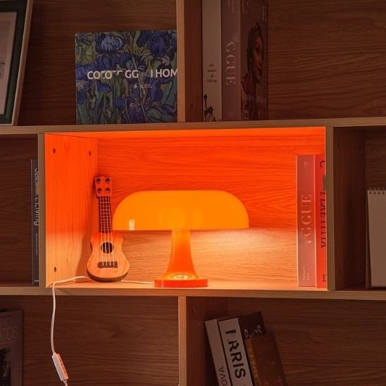Lampe de table en bois authentique parfaitement