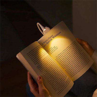 lampe de lecture au lit minimaliste élégance