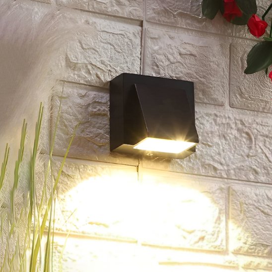  luminaire exterieur au design épuré 